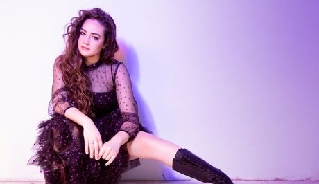 Mary Mouser onlyfans leak fuck