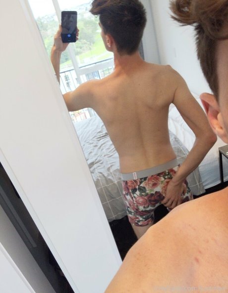 justmax_ naked onlyfans