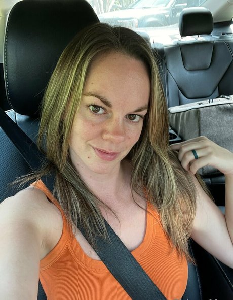 chloe mae nude on onlyfans