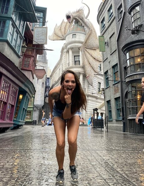 skinny babe onlyfans free sexy plate