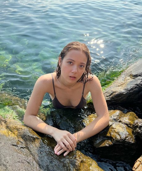 Laufey Lin leaked onlyfans content