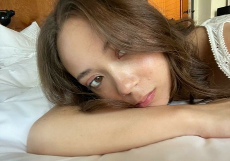 Laufey Lin onlyfans free content