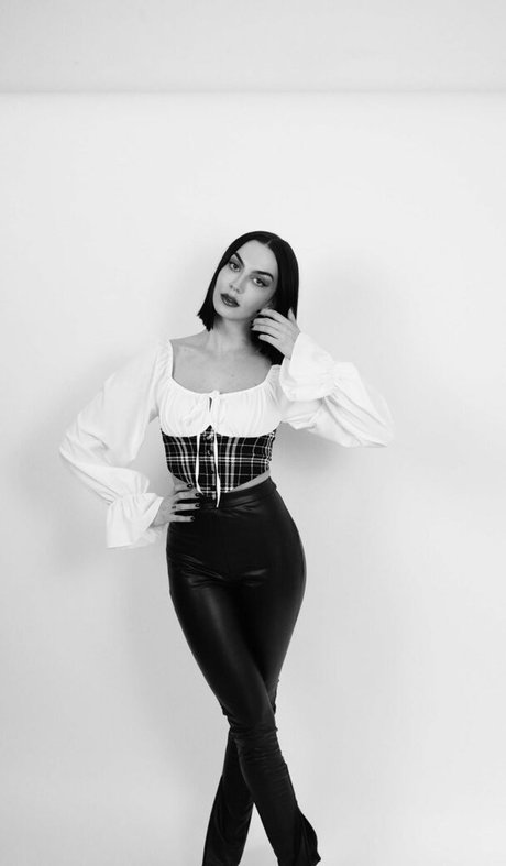 Maria Valero onlyfans pic