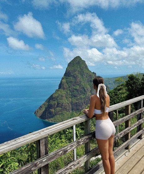 Betsy Alvarez only fans sex