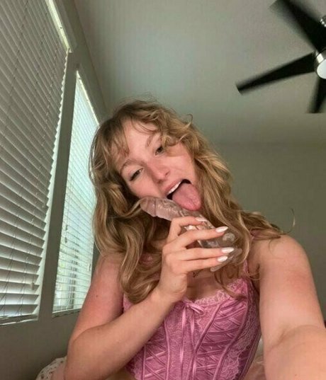 leila crystal Profile pic