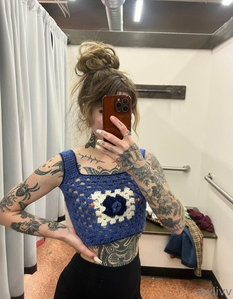 Awlivv onlyfans model photos