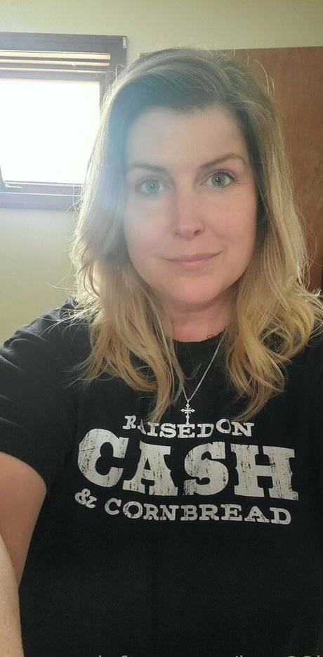 bee88i nude onlyfans leaked