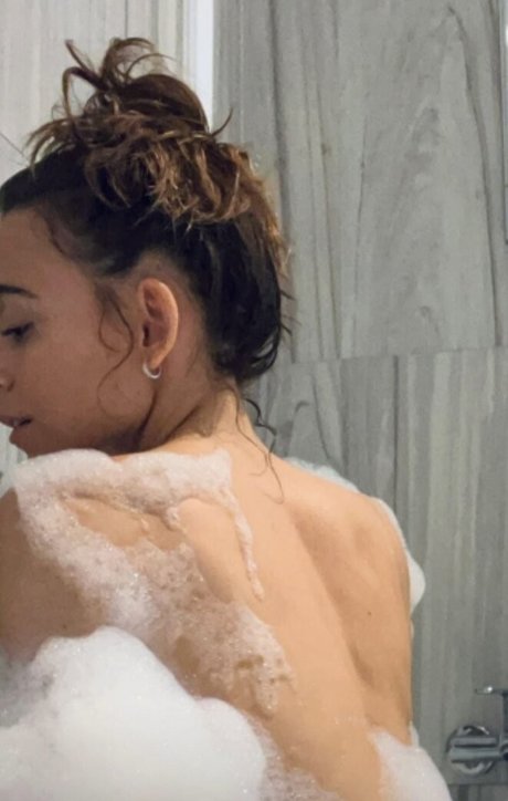 Laura Caraballo onlyfans creator