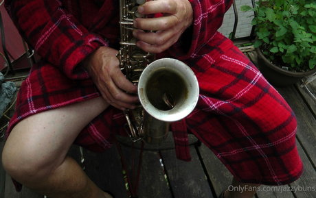 jazzybuns is on onlyfans