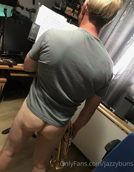 jazzybuns strip onlyfans