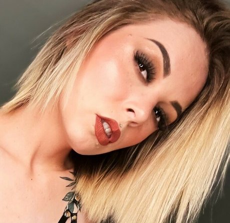 Kayla Rosalie joi onlyfans