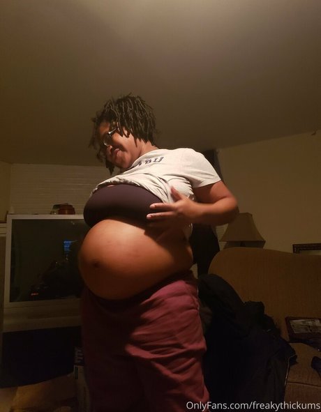 freakythickums strip onlyfans