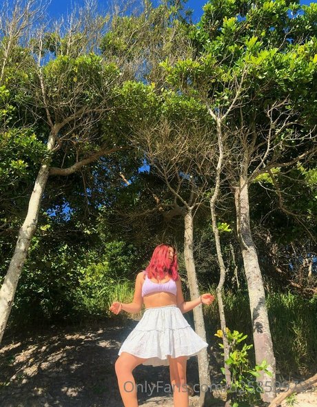 azramedea onlyfans model photos