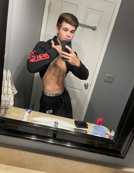 coolestdude898 onlyfans nude photos