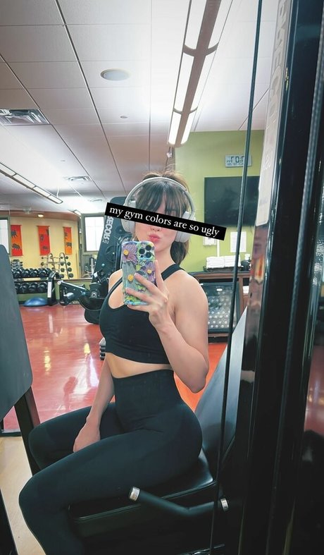 Pieceofmoo Profile pic