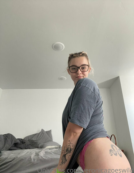 veronicagoeswild only fans nudes