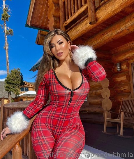 Abroadwithmila onlyfans leaked nude