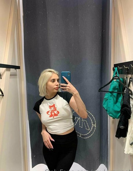 dripping wet pussy onlyfans sexy nude self-portrait