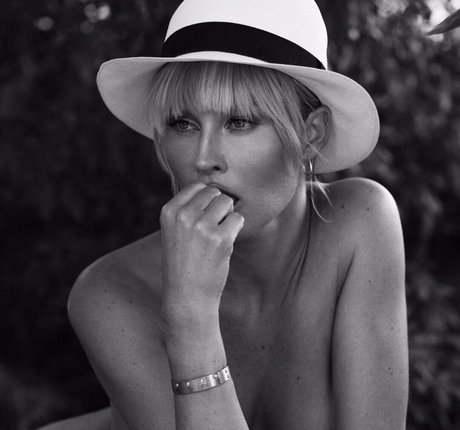 Onlysimonafans naked onlyfans pics