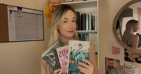 books withaeri onlyfans naked leaked