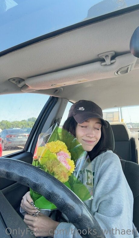 books withaeri only fans xxx