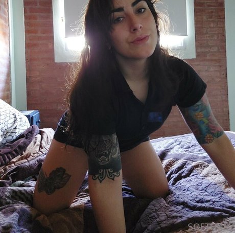 ursoftbee onlyfans model photo