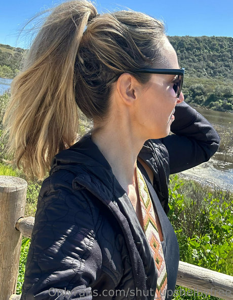 shut upshelbyfree nude on onlyfans