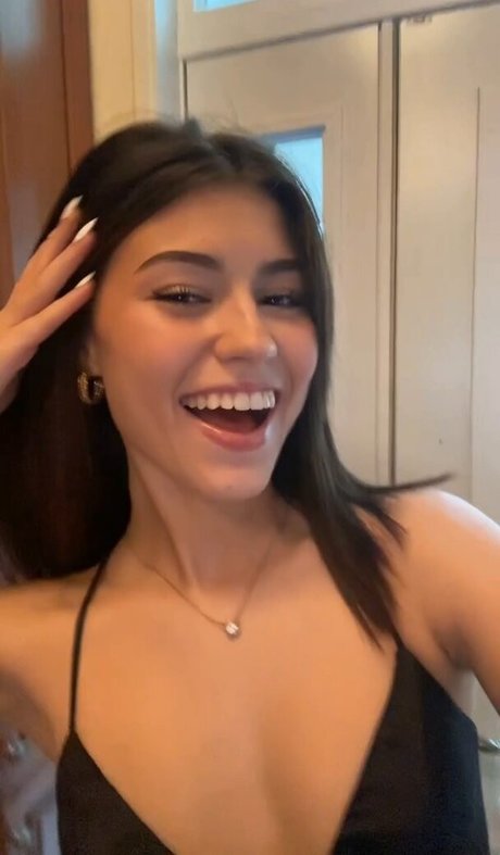 Ava Rose Beaune naked onlyfans