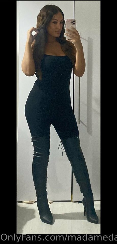 madamedakota onlyfans leak xxx