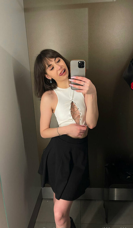 lila lilu onlyfans strip tease