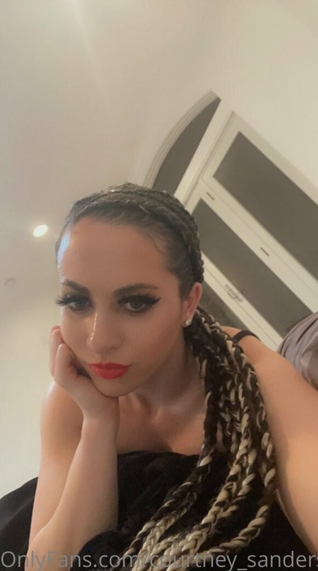 Courtney Sanderson onlyfans leaked xxx