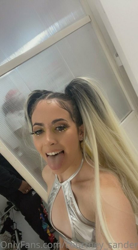 Courtney Sanderson porn leaked onlyfans