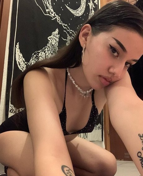 girlfrmthemoon222 onlyfans mega