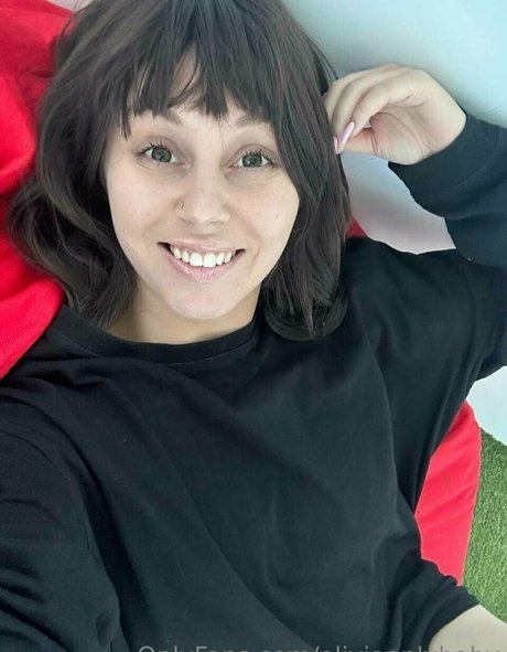 oliviaonlybaby onlyfans public photos