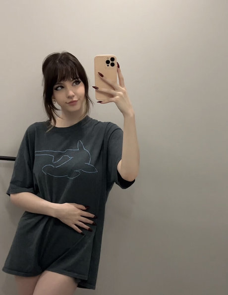 muscular women onlyfans pretty artwork