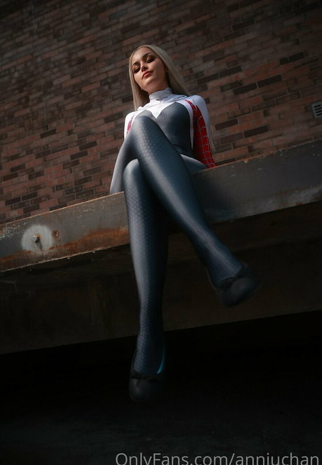 Annju Chan onlyfans striptease