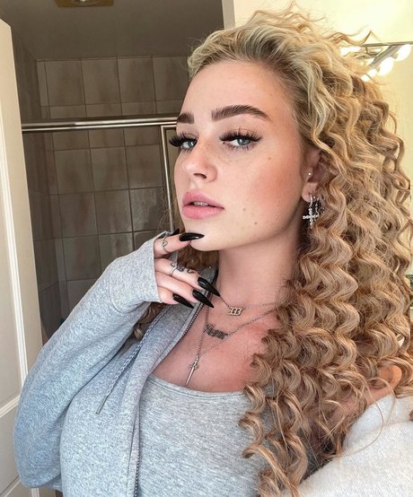 Viperous on onlyfans