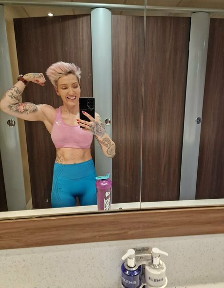 who on earth is anna onlyfans naked