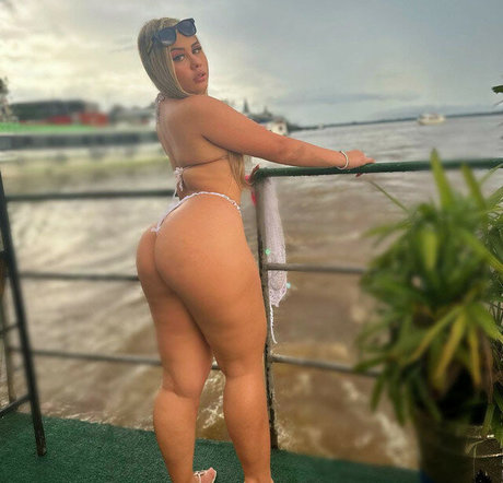 Ana Caroline onlyfans lesk