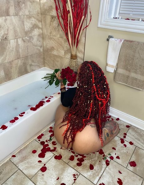 rebelliouschantele onlyfans images