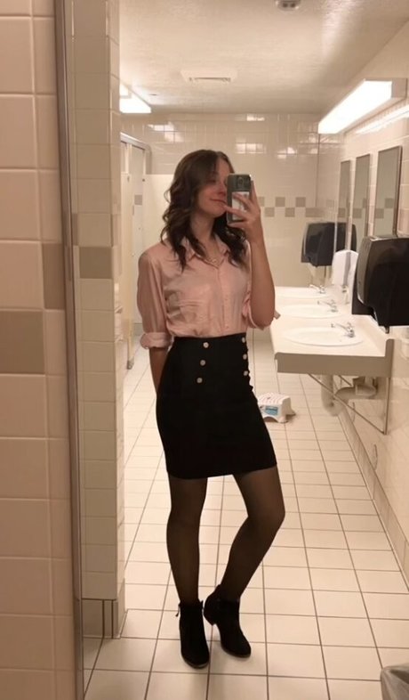 Kira Graceeee onlyfans leaks free