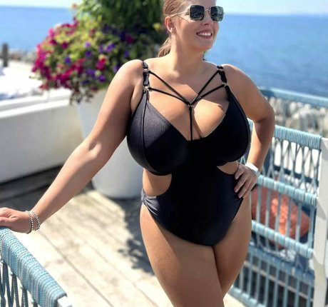 Xenia Wood onlyfans hot