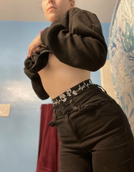 hereliesviolet onlyfans hot