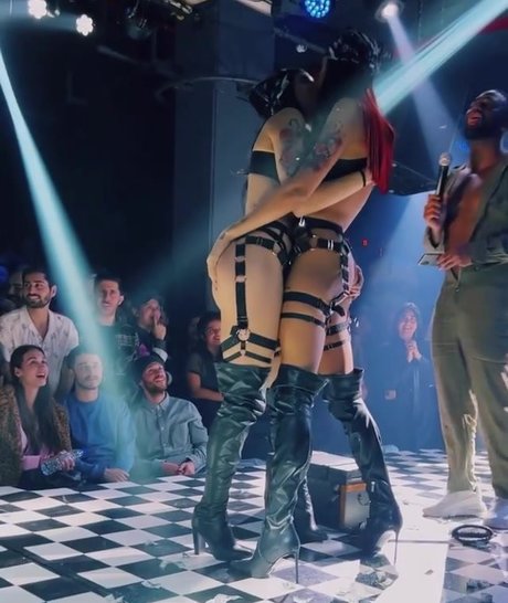 Shira Mosi onlyfans photos