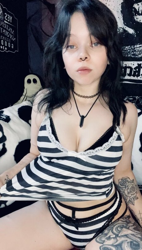 smokewitch13 nudes onlyfans leaks