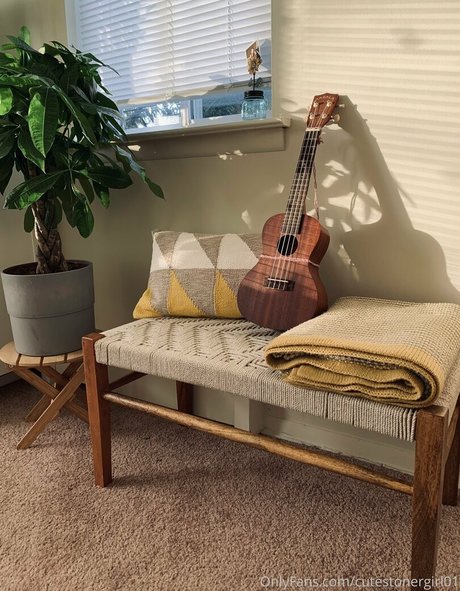 cutestonergirl01 onlyfans photo