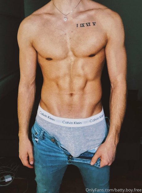 battyboyfree onlyfans model photo