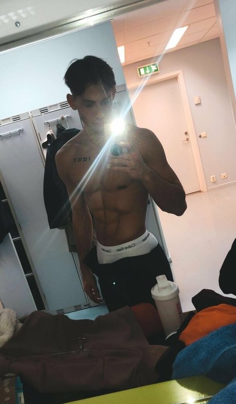 battyboyfree onlyfans nsfw