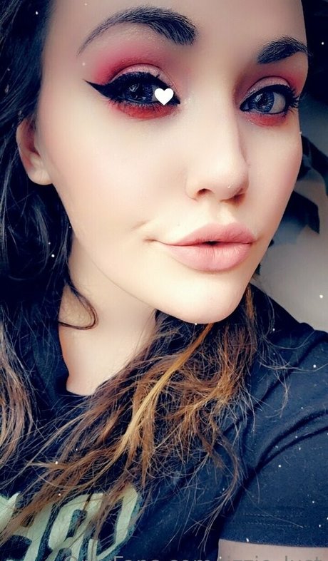 lizzie lust nudes only fans