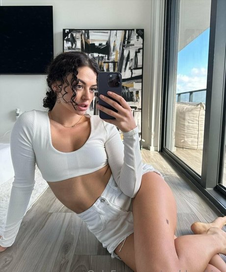 goddesskira nude only fans leaks